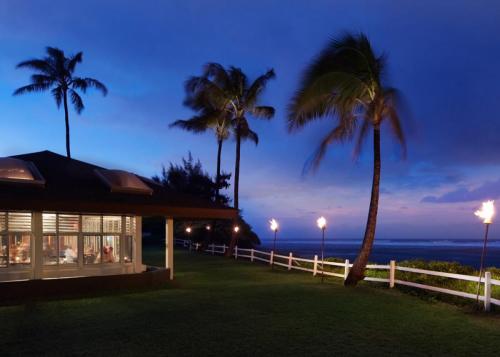 exterior-restaurant-tikis