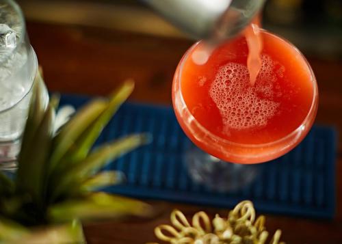 red-drink-pour